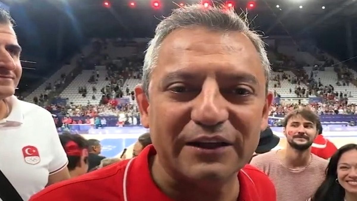 Özgür Özel Filenin Sultanları'nı Aradı: Tarihi Başarıya Tebrik Telefonu