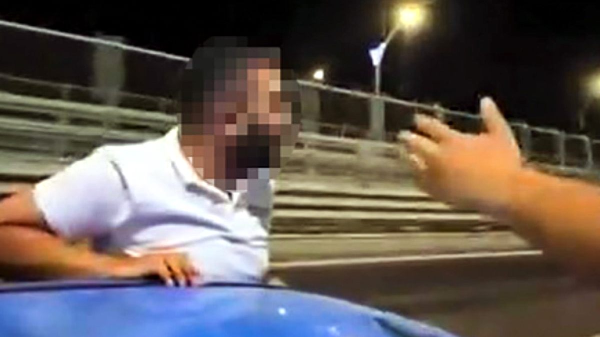 Hareketli Araçtan Sarkıp Dans Etti: Sürücüye Ağır Ceza