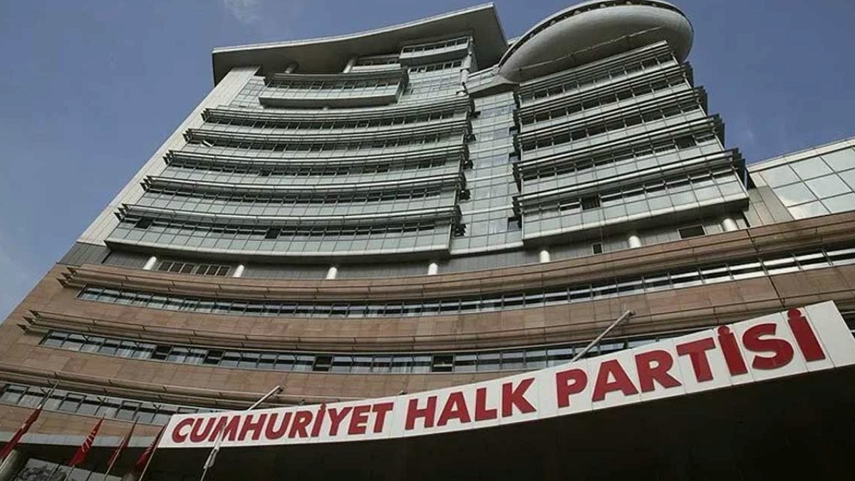 CHP'den Büyük Ayrılık: 280 Eski Vekil Yeni Bir Siyasi Oluşuma Katıldı