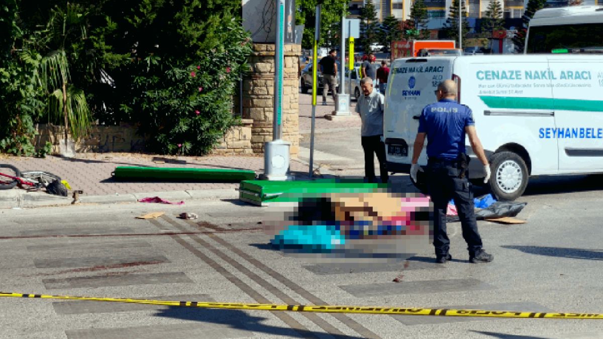 Adana'da Akıl Almaz Kaza: Kamyon Altında Kalan Bisikletli Yaşamını Yitirdi