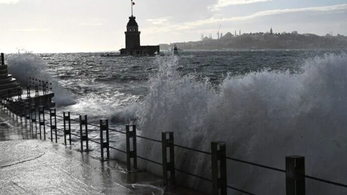 Meteoroloji Uzmanlarından Şiddetli Rüzgar ve Yangın Tehlikesi Uyarısı