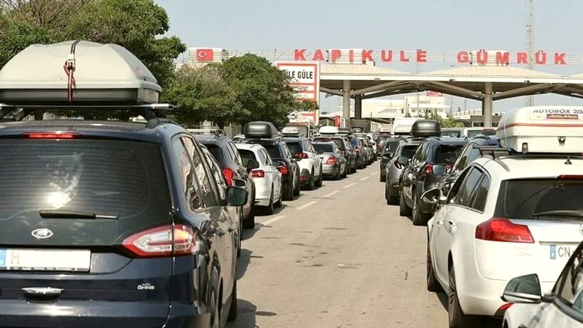 Borcunu Ödemeyen Yabancı Plakalı Araçlar Sınırdan Geçemeyecek
