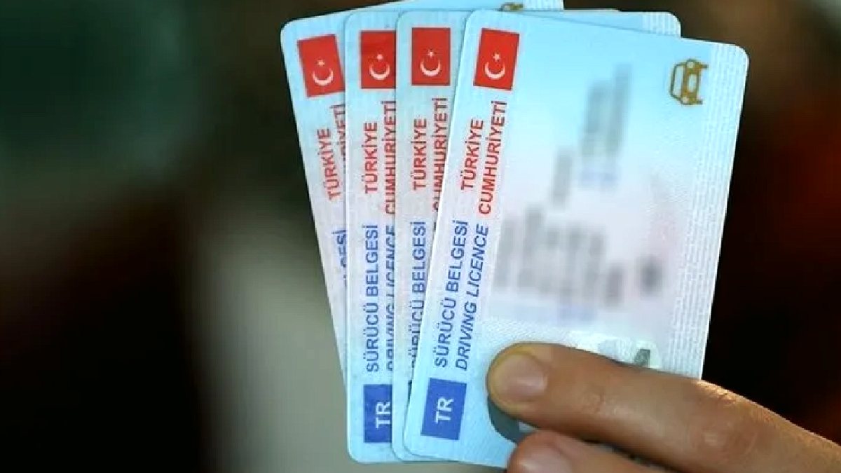 Ehliyetinizdeki Gizli Kodlar Büyük Cezalara Yol Açabilir