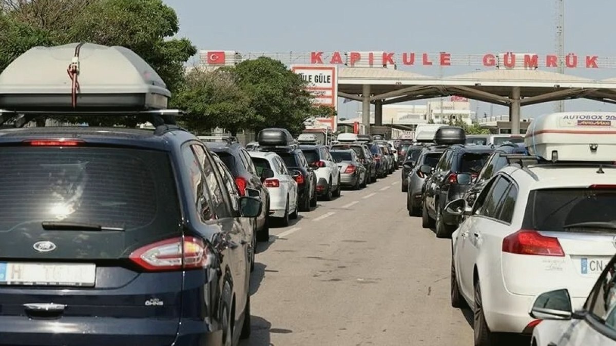 Borcunu Ödemeyen Yabancı Plakalı Araçlar Sınırdan Giremeyecek