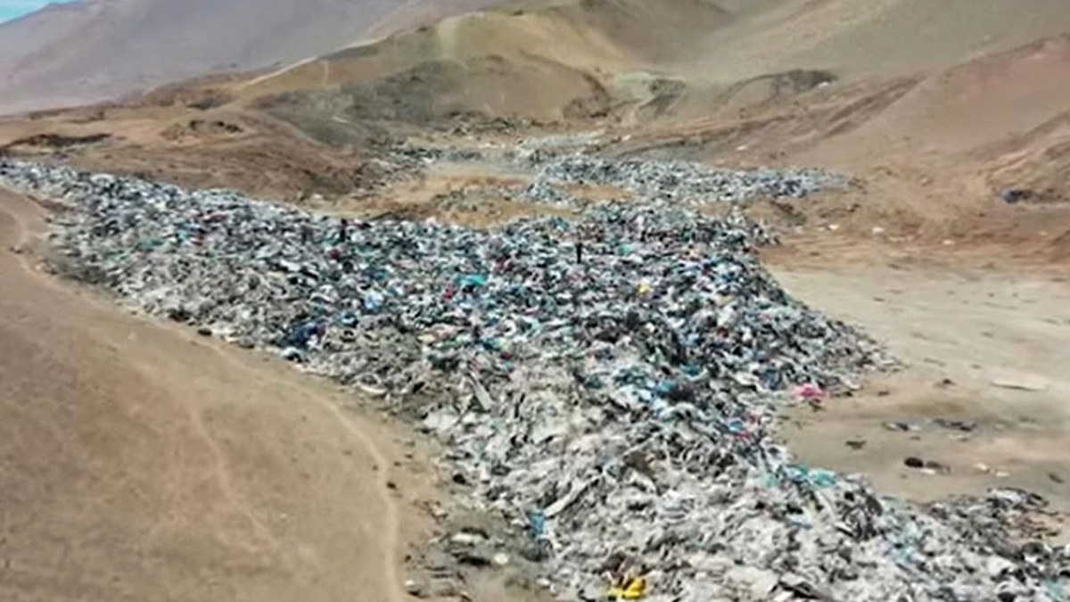 Atacama Çölü'nde Dev Tekstil Çöplüğü: Çevre ve Sağlık Tehdidi
