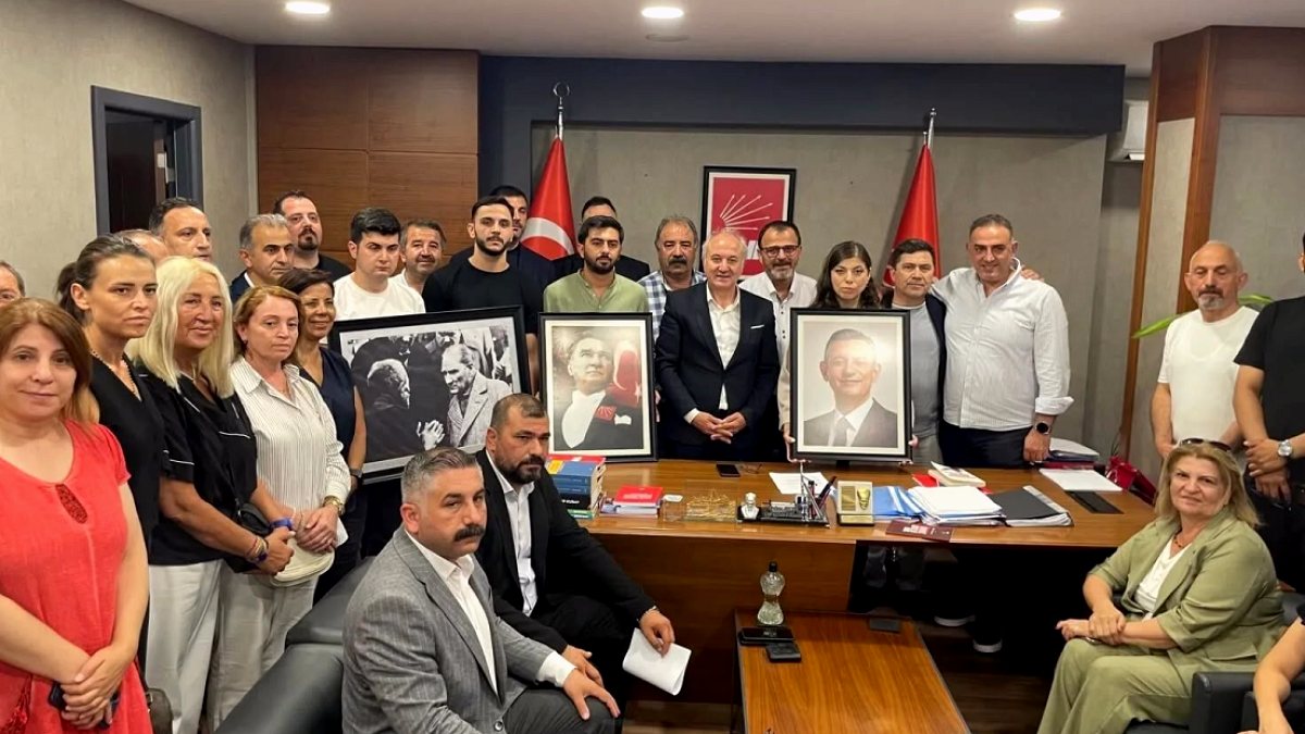 CHP'de Kocaeli Şoku: İl Başkanı ve 12 İlçe Başkanı İstifa Etti