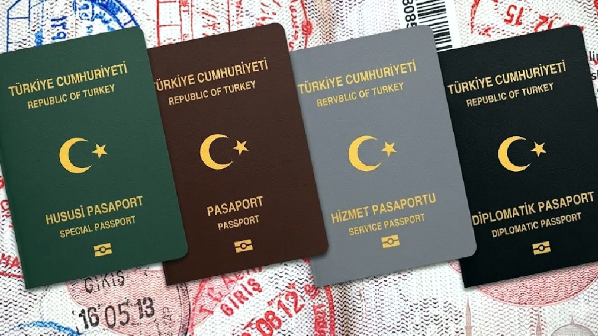 Türk Vatandaşları Artan Maliyetler Nedeniyle Uzun Süreli Pasaportlara Yöneliyor