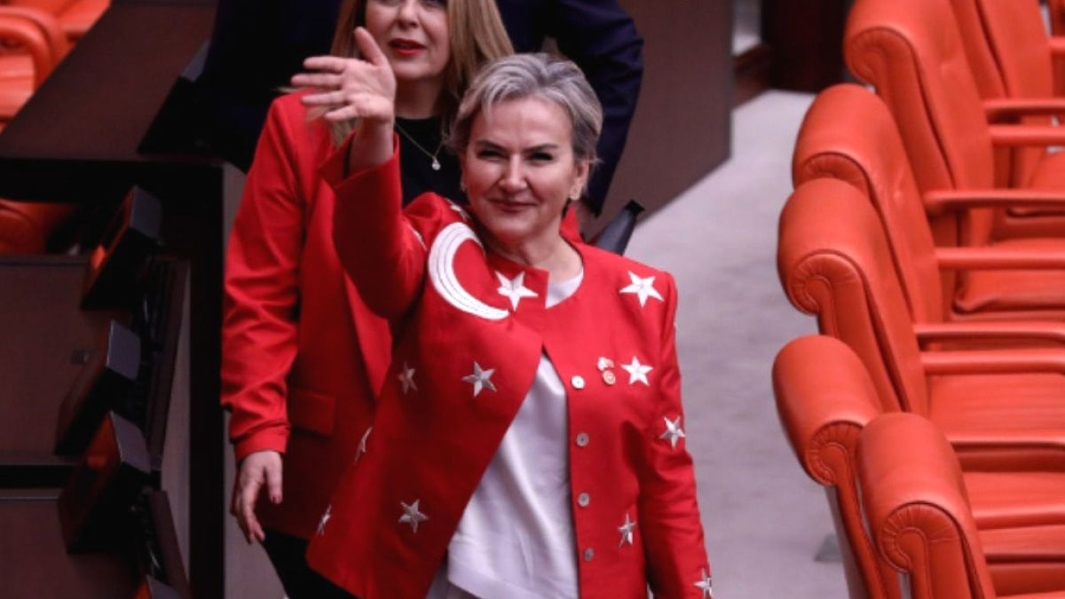 Nimet Özdemir'in Sosyal Medya Hamlesi: Geçmişi Silmek İçin Bot Ordusu Mu Devreye Girdi?