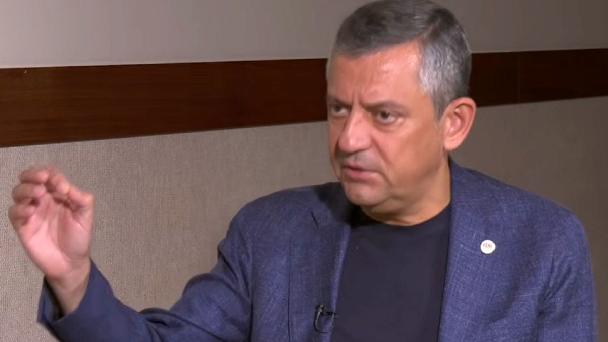 Cemil Tugay'ın AK Parti'ye Geçiş İddiaları: Özgür Özel'den Sert Açıklamalar