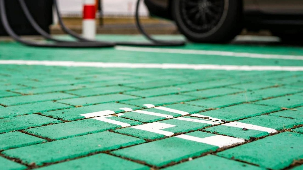 Elektrikli Araç Park Alanlarına Yanlış Park Edenlere Ağır Ceza