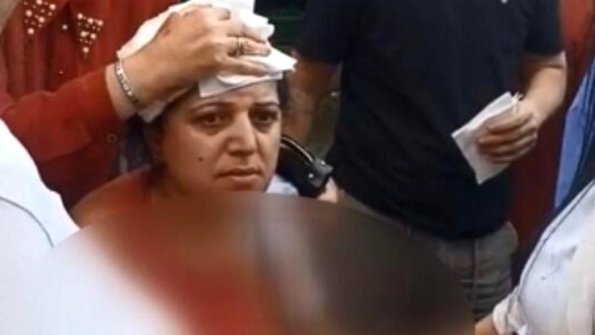 Pazarda Armut Seçme Tartışması Kanlı Bitti: Kalasla Saldırı Sonucu Kadın Hastanelik Oldu