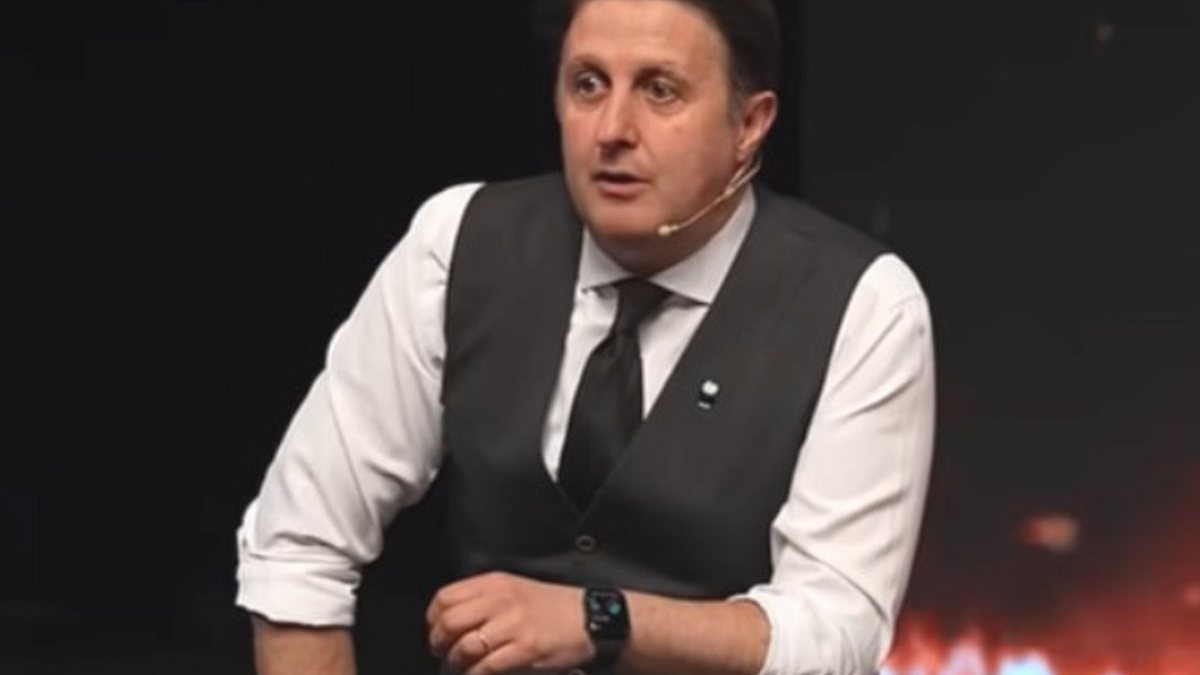 İlker Ayrık'tan Kötü Haber: Sahne Gösterileri Sağlık Sorunları Nedeniyle İptal