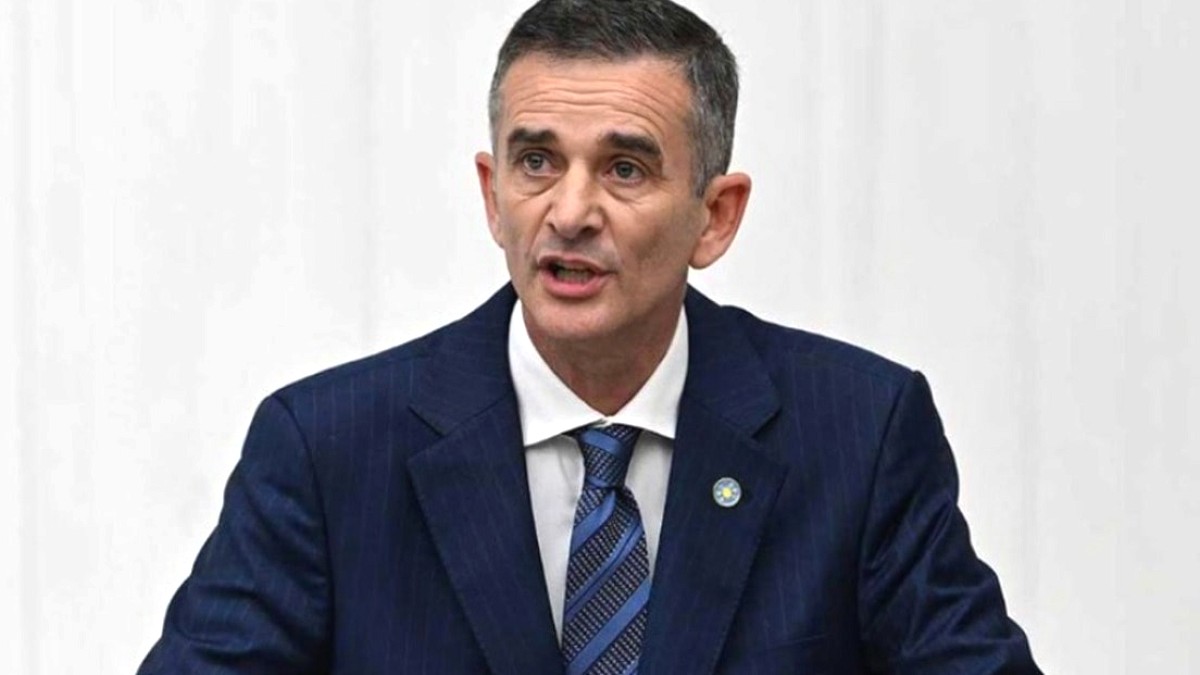 Ümit Dikbayır'ın Siyasi Rotası: Çarpıcı Bir AKP Geçişi