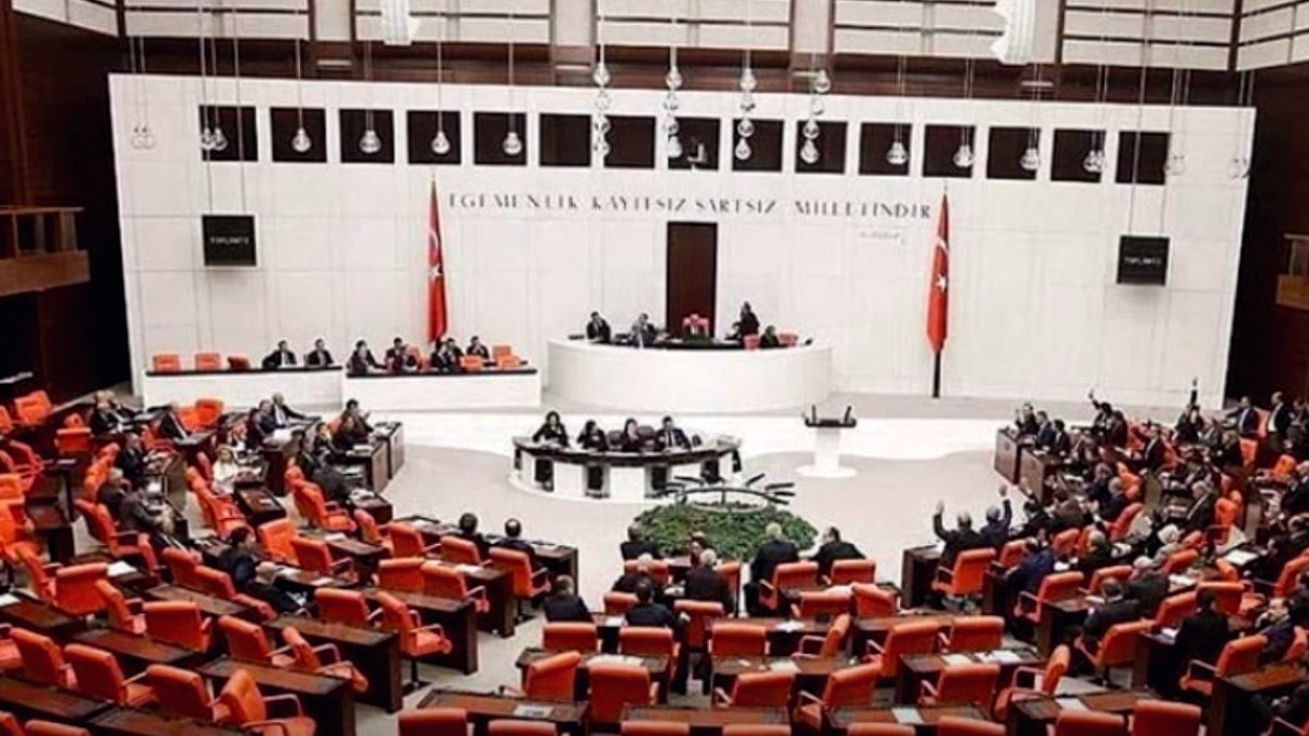 DEM Parti'den Çerçeve Yasa Taslağına İlk Tepki: Öcalan'a Bile Sunulmadı