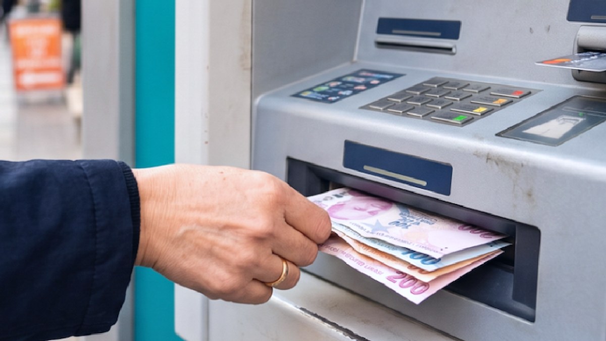 ATM'lerden Para Çekme Dönüşüyor: Yeni Düzenleme Nakit Kullanımını Etkiliyor