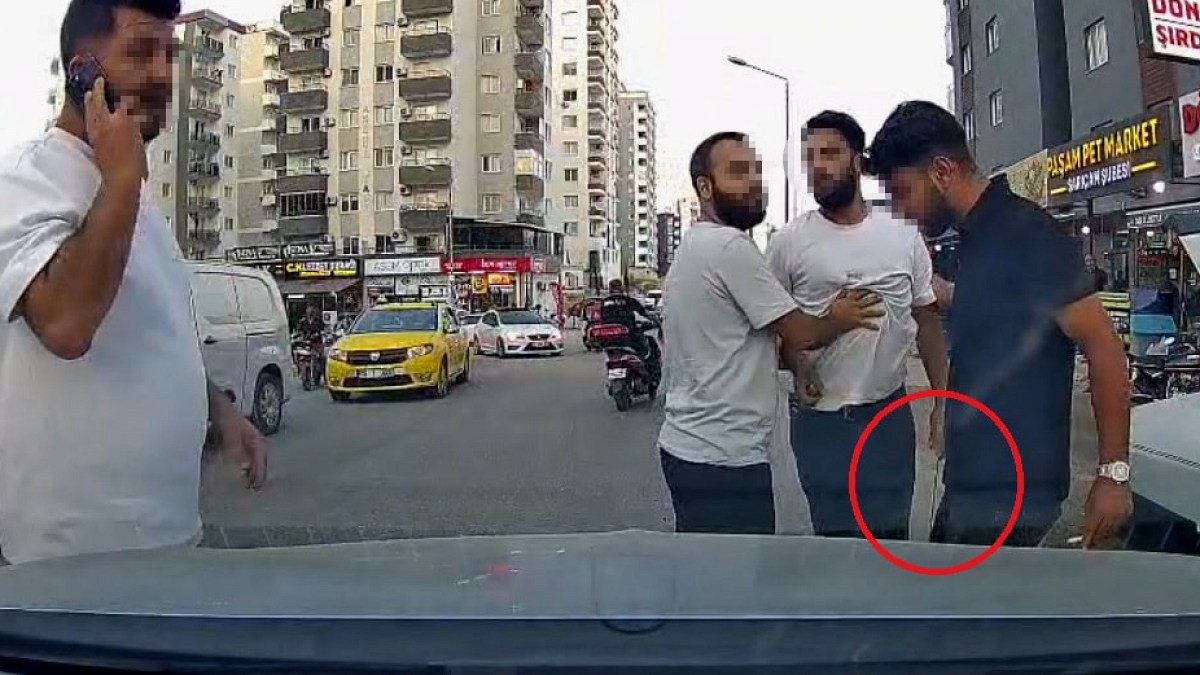 Trafikte Korkunç Anlar: Yumrukla Başlayan Kavga Testereyle Devam Etti