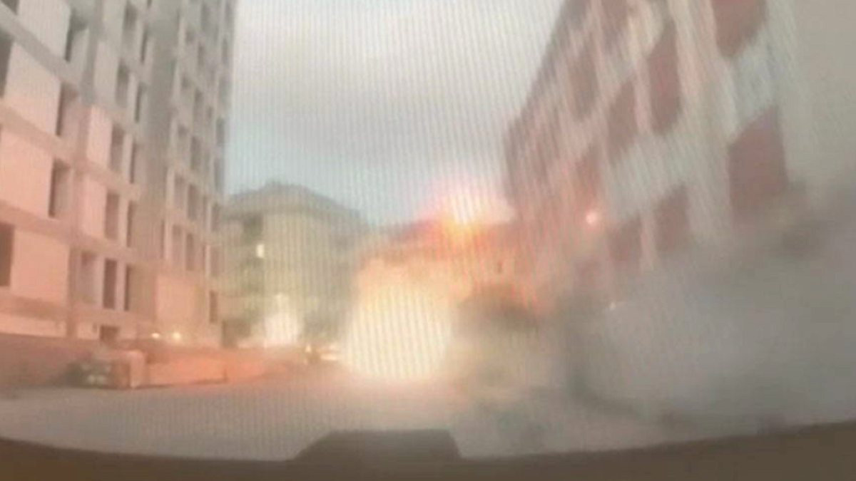 Bahçelievler'de Boşaltılan Bina Çöktü: Can Kaybı Yaşanmadı
