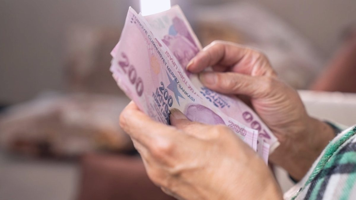 Emekli Maaş Farkları Hesaba Yatıyor: Ödemeler Yapıldı