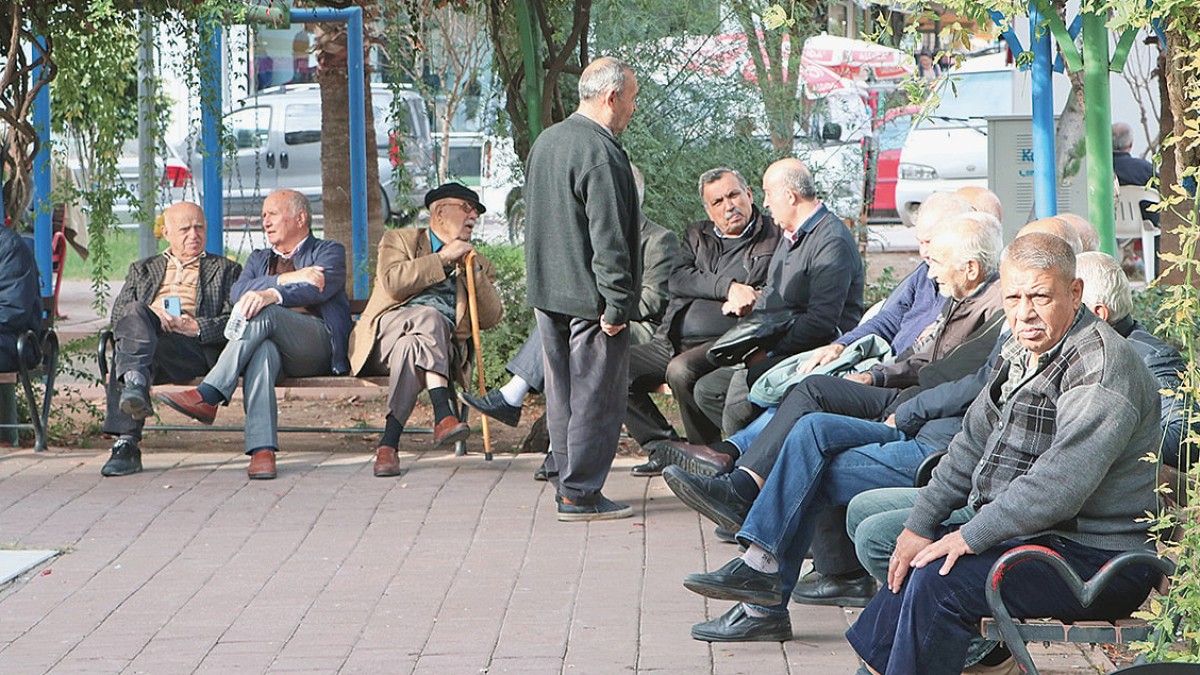 Emekliler Düşük Maaşlarla Hayatta Kalma Mücadelesi Veriyor