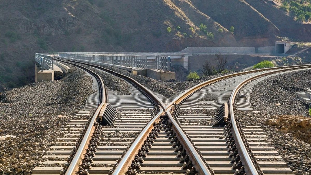 Irak ve İran Tarihi Demiryolu Bağlantısında Kritik Aşamaya Geldi