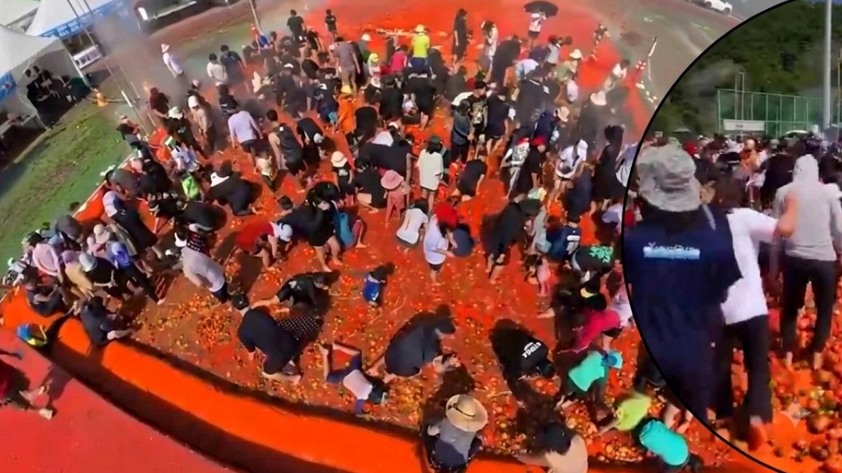 Güney Kore'de Domates Festivali: 44 Ton Domates İçinde Altın Yüzük Avı Tartışma Yarattı