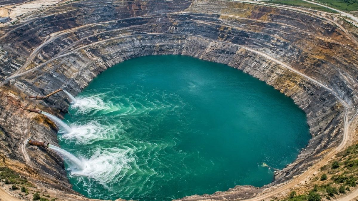 İspanya'da Dev Kömür Madeni, 547 Milyar Litre Suyla Dev Bir Göle Dönüştürüldü