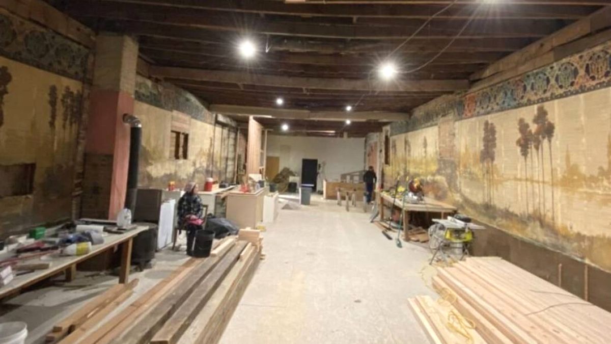 Tarihi Binada Tadilat Sırasında 36 Metrelik Sanat Hazinesi Bulundu