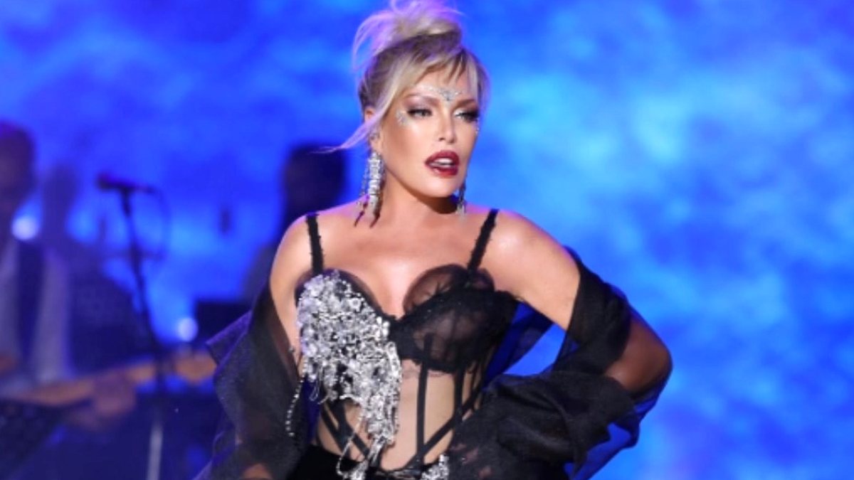 Ajda Pekkan'ın Kolundaki Yeni 'Servet': Lüks Saat Koleksiyonu Büyüyor