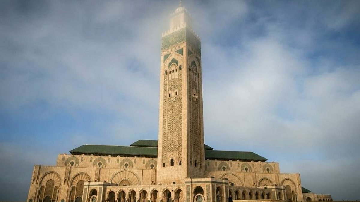 Okyanus Üzerinde Yükselen İhtişam: II. Hasan Camii'nin Mühendislik Harikası