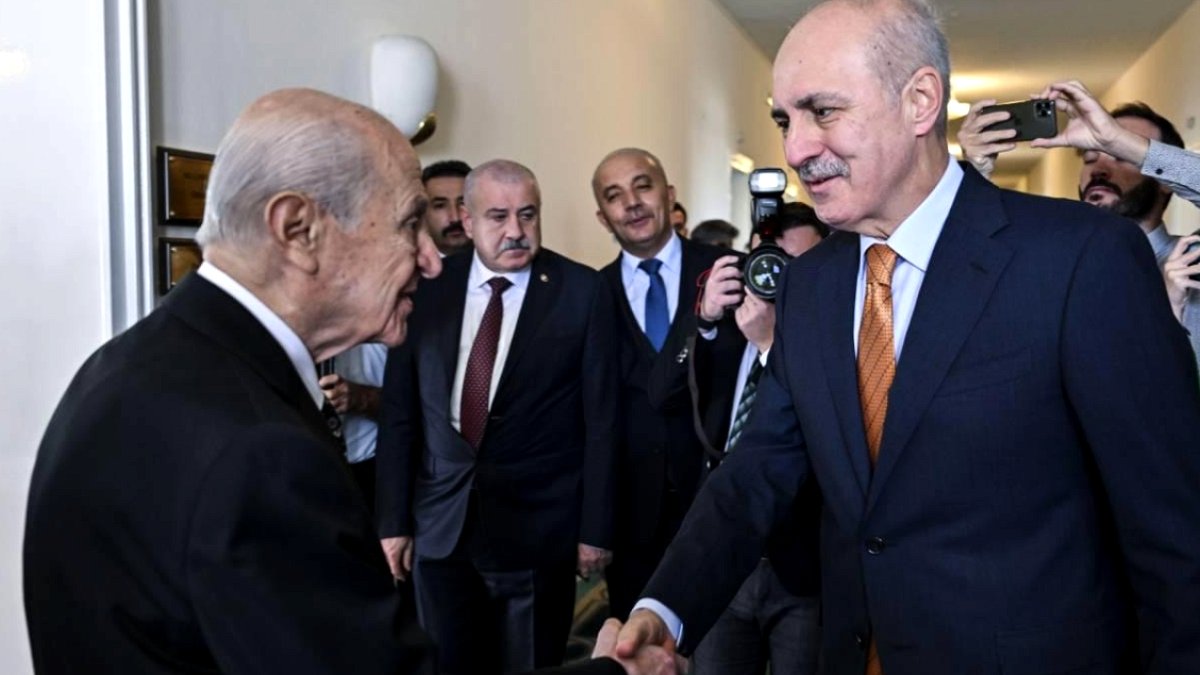 Bahçeli'den Kurtulmuş'a Anlamlı Hediye: Birlik Vurgusu