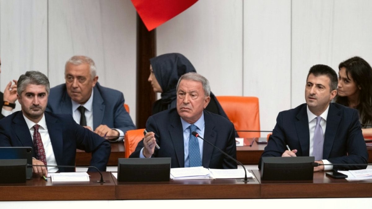 TBMM Milli Savunma Komisyonu Başkanı Hulusi Akar'dan ABD Ziyareti ve Gazi Nöbeti Tartışması