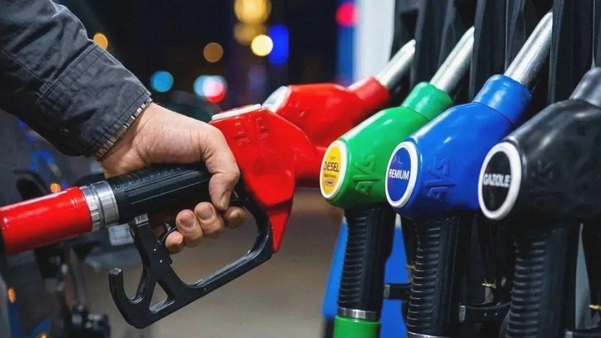 Akaryakıt Fiyatlarındaki Beklenen Zamlar Ertelendi: ÖTV Düzenlemesi Geliyor mu?