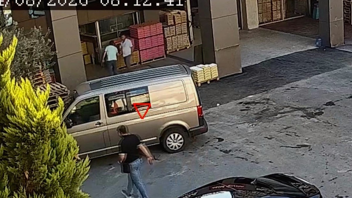 Hırsızların Yeni Yöntemiyle Aracından 200 Bin Lira Çaldırdı