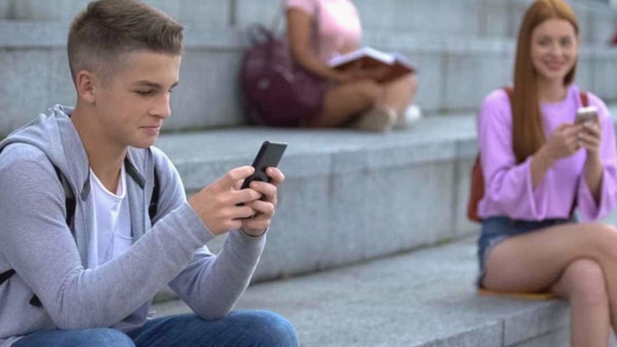 Bumble'da Devrim: İlk Mesaj Kuralı Tarihe Karışıyor, Kadınlar Rahat Bir Nefes Alıyor