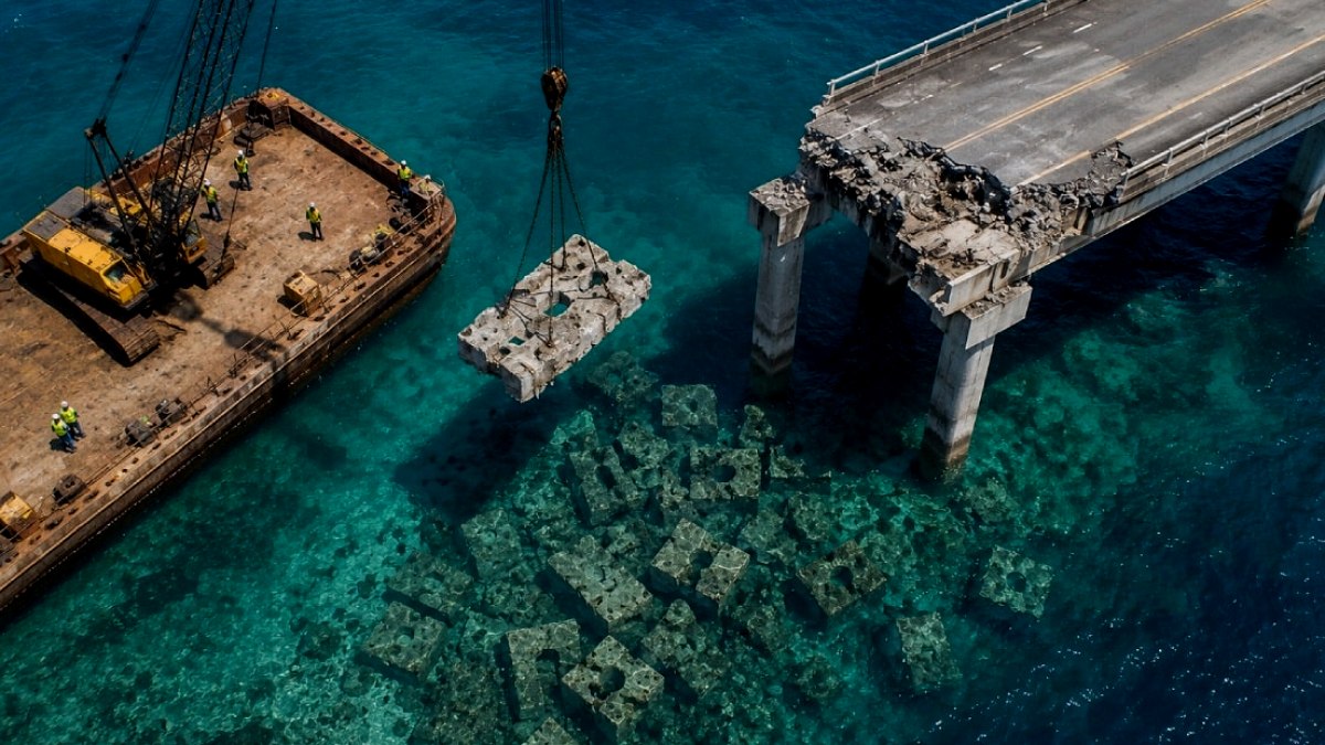 Eski Köprü Betonları Deniz Altına İndirilerek Yapay Resiflere Dönüştürüldü