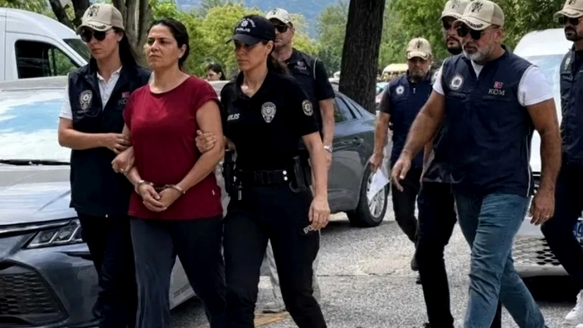FETÖ'cü Suikastçının Ablası Tutuklandı: Gizli Haberleşme Ağı Deşifre Edildi