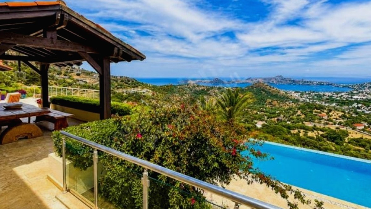 Bodrum'da Nefes Kesen Lüks Konak: Fiyatı Dudak Uçuklattı