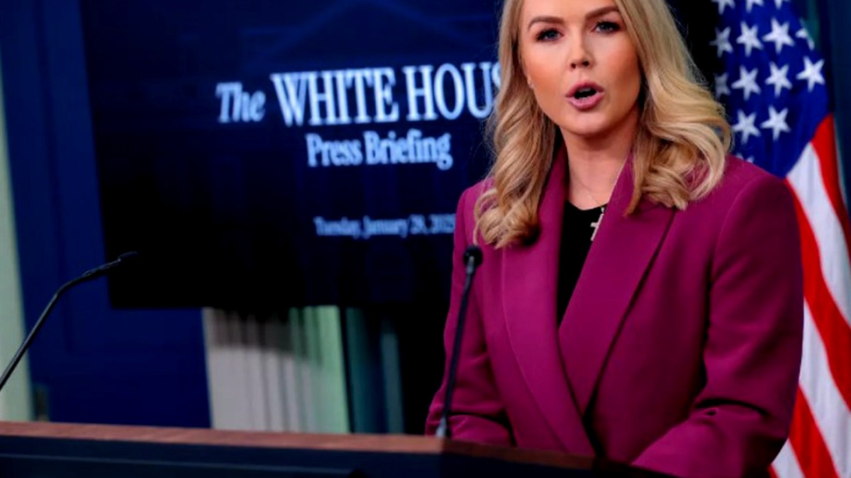 Beyaz Saray Sözcüsü Leavitt Görevden Ayrılıyor: Trump'tan Açıklama