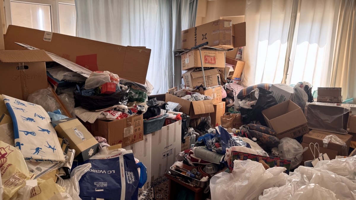 Kütahya'da Profesörün İki Evi Çöp Yuvasına Döndü: Tahliye Başladı