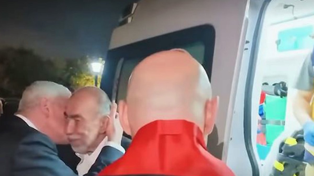 Sağlık Sorunlarına Rağmen Meclis'e Gelen Vekil Oyunu Kullandı