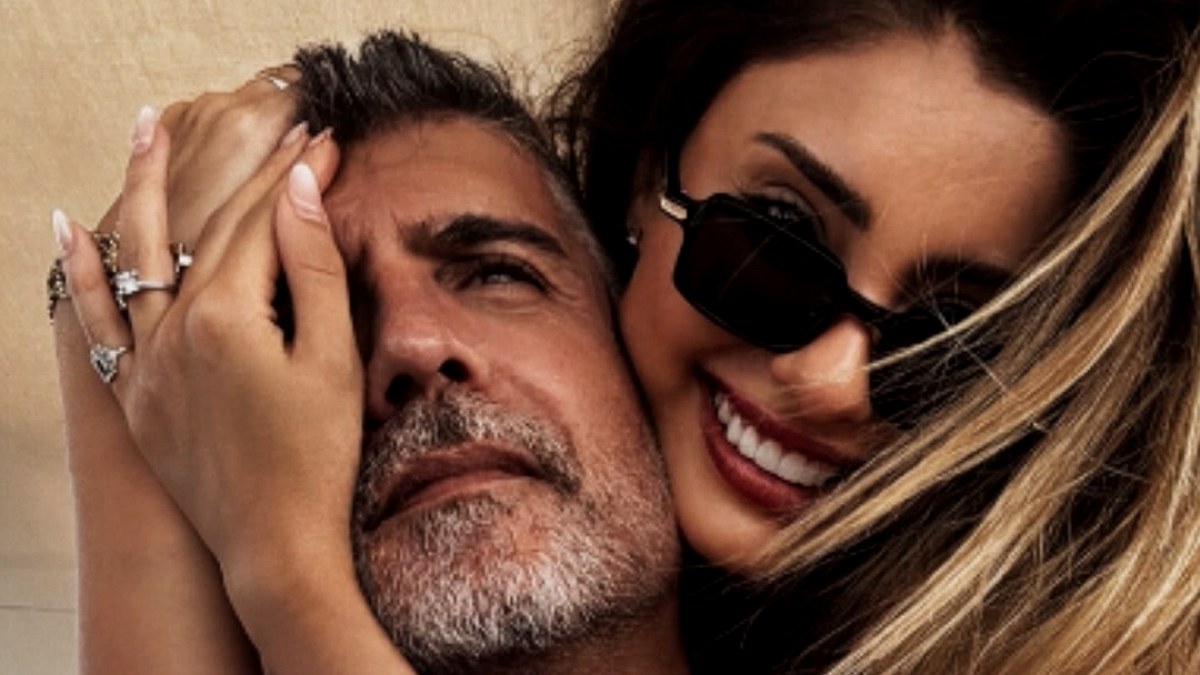 Özcan Deniz ve Eşi Samar Dadgar'dan Romantik Tatil Kareleri