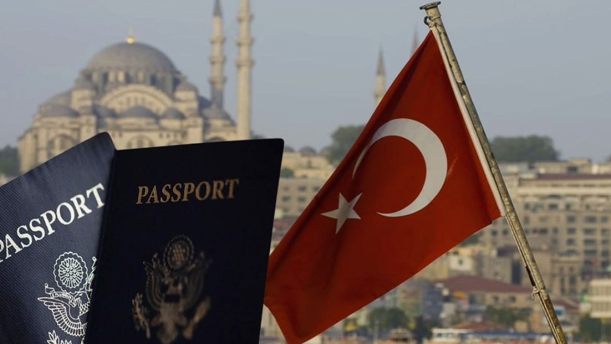 Türkiye'ye Gidecek Turistlere Pasaport Uyarısı