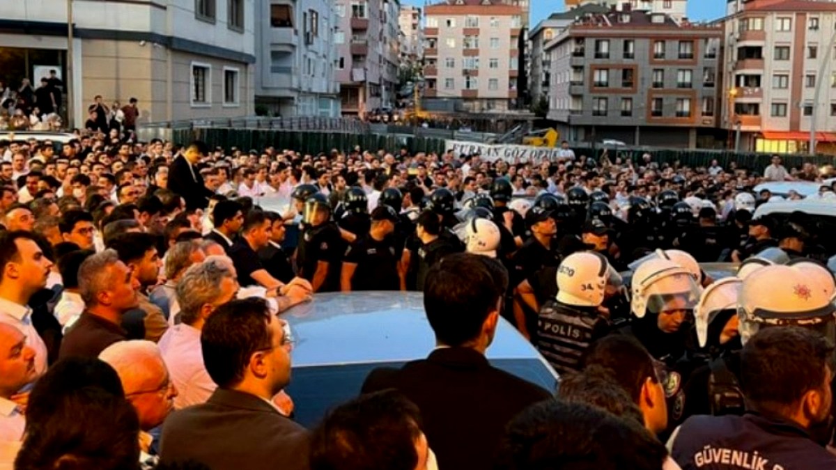 Süleymancılar Cemaati'nin Ümraniye'deki Merkezine Polis Operasyonu