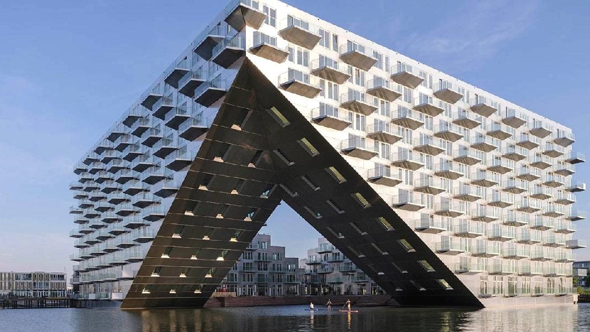 Amsterdam'da Su Üzerinde Yükselen Sıfır Enerjili Konut Projesi