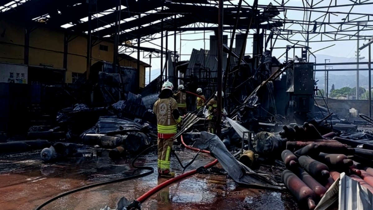Manisa'da Oksijen Dolum Tesisinde Patlama: 2 İşçi Hayatını Kaybetti
