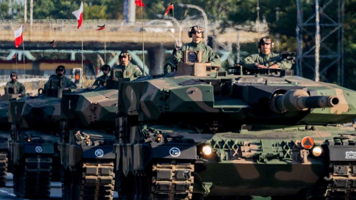 Polonya'dan Güç Gösterisi: Tarihi Askeri Geçit Töreniyle Caydırıcılık Vurgusu