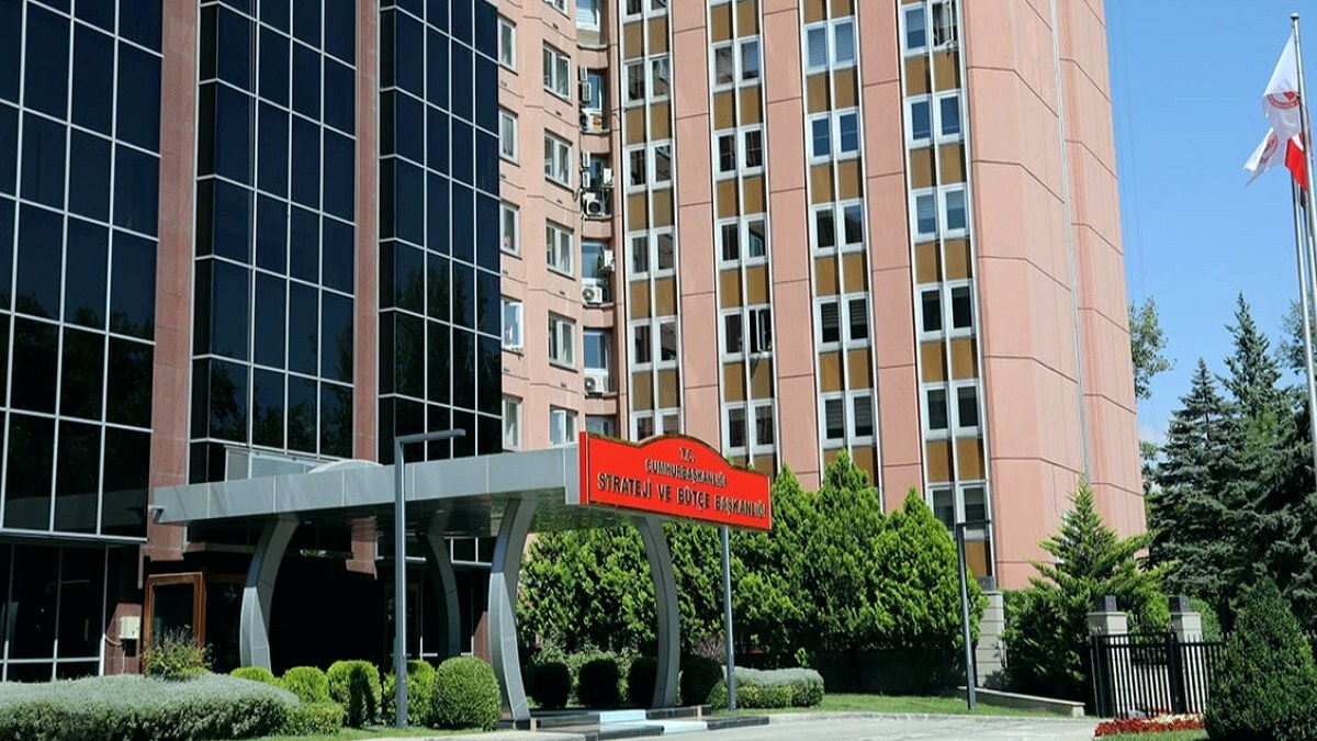 Tasarruf Tedbirlerine Rağmen Kamu Personelinin Yurt Dışı Gezileri Sürüyor