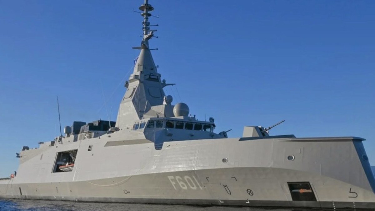 Yunanistan'dan Ege'de Yeni Savaş Gemisi Gövde Gösterisi
