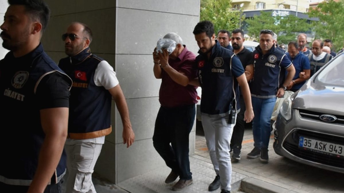 12 Yıllık Cinayet Sırrı Çözüldü: 17 Şüpheli Adliyede