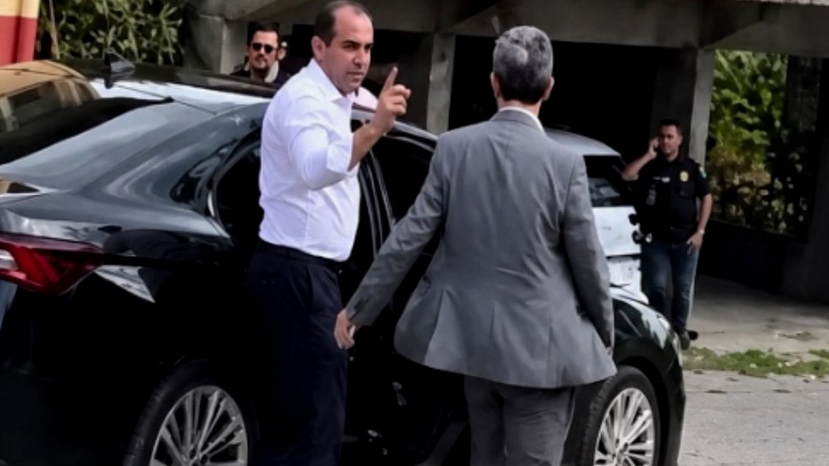 MHP'li Belediye Başkanı'ndan Vatandaşa Tepki Çeken Hareket: Parmak Salladı